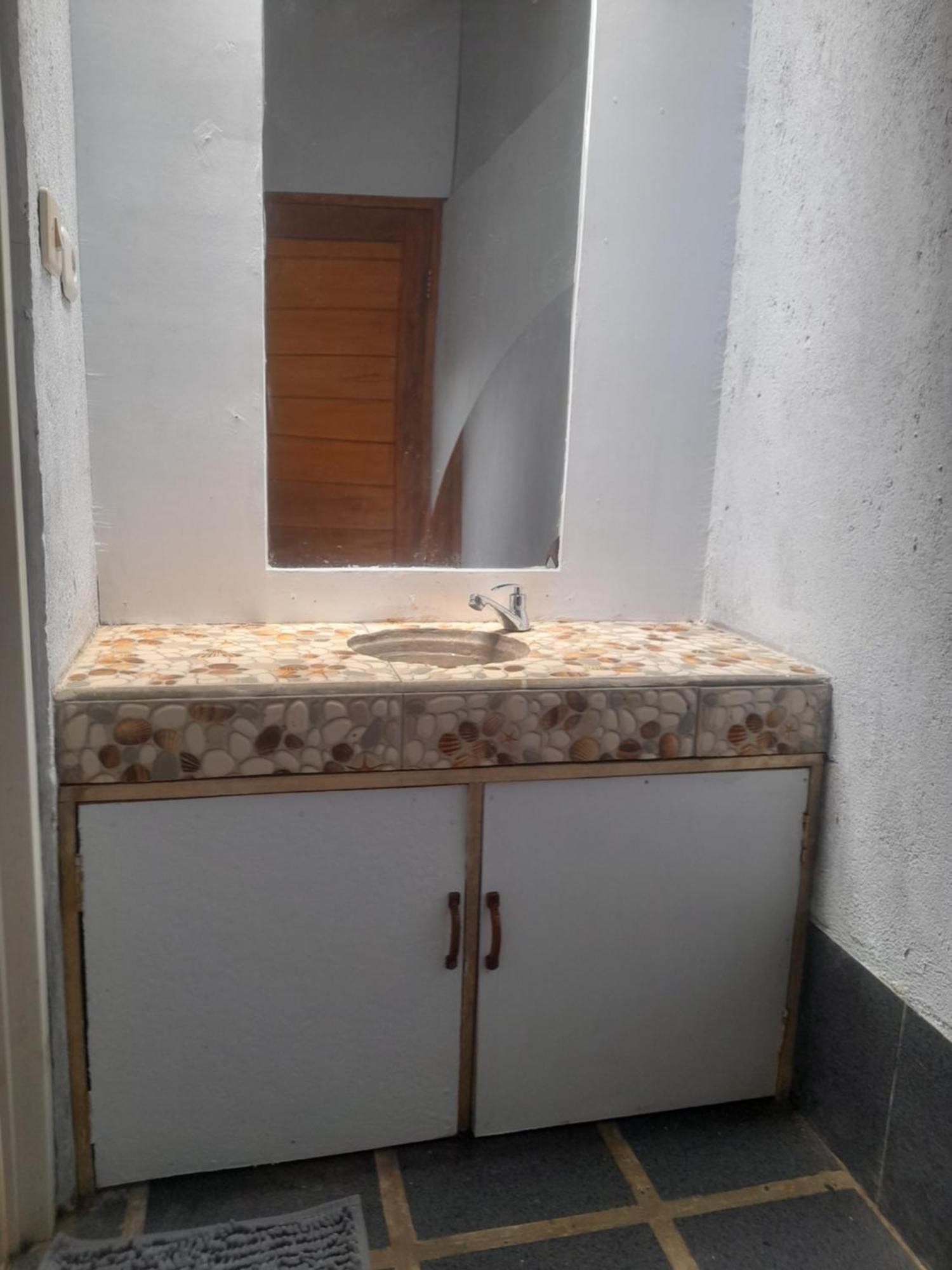 Anik Homestay & Dormy Batukaras Rum bild